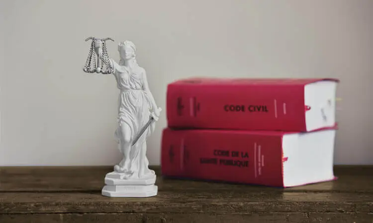 Jeune fille décédée dans un accident de la route : le conducteur, délinquant de la route, voit sa peine aggravée en appel - Avocats Coubris & Associés